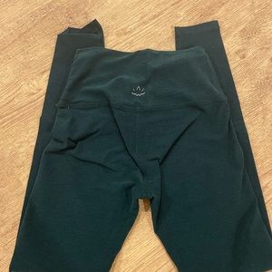 Beyond yoga size small green